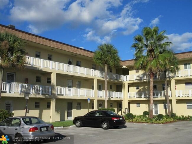 Updated 1/1/ condo for sale!