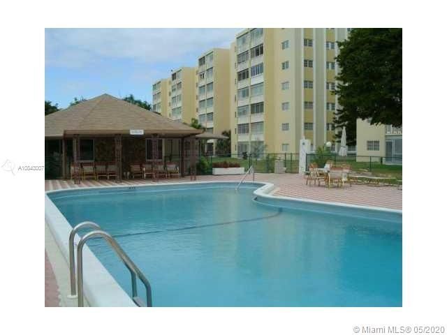 Bright and spacious 1/1/ condo for sale!